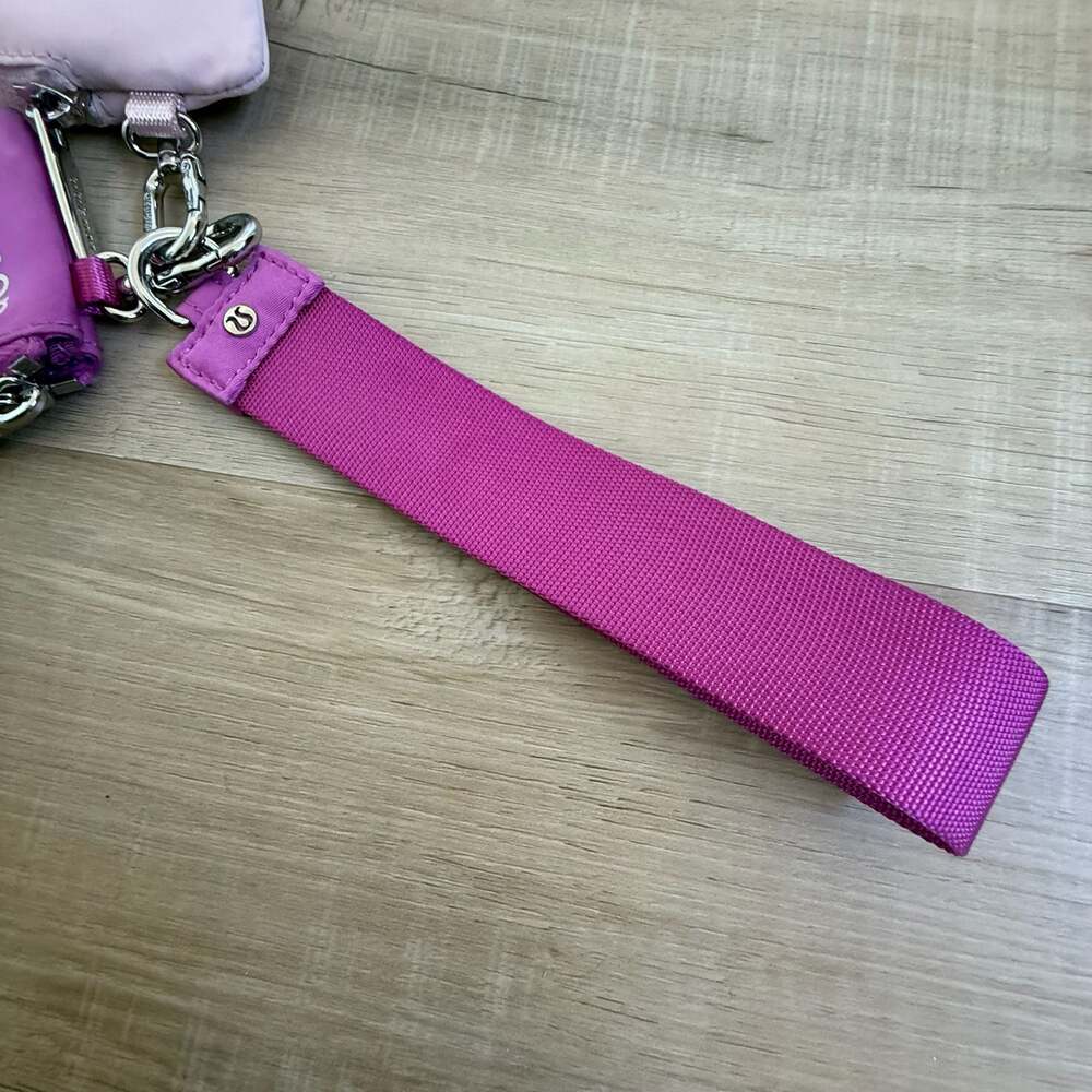 NEW Lululemon Dual Pouch Wristlet Set in Pow Pink Tone / Flush Pink - Picture 4 of 4